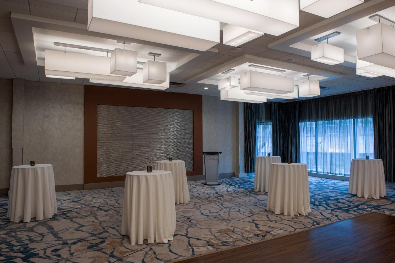 Matrix Hotel Edmonton Dış mekan fotoğraf