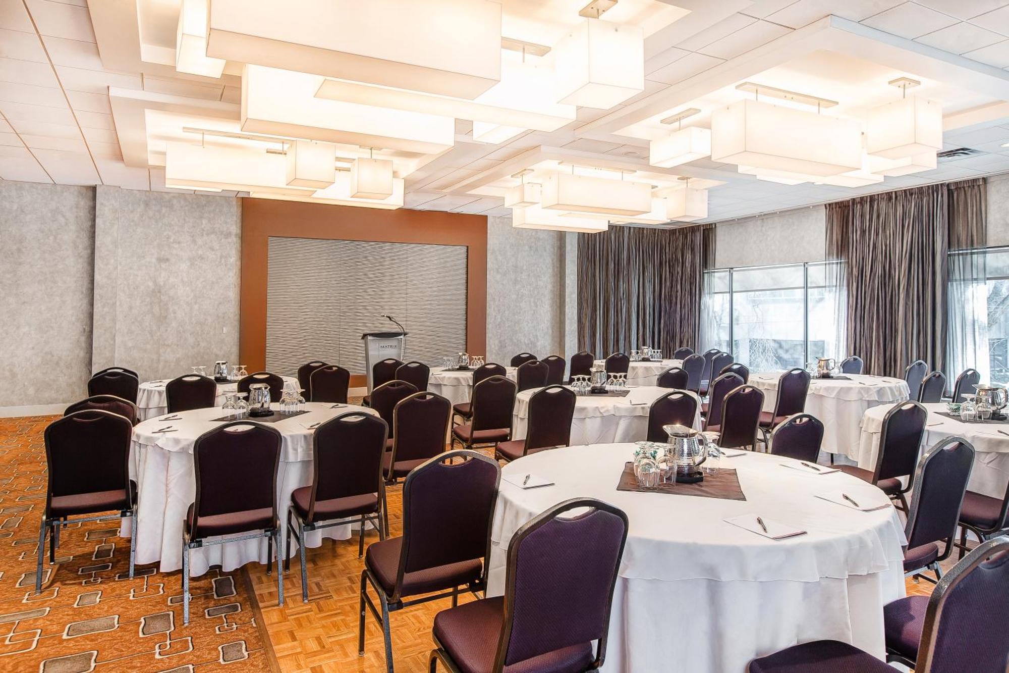 Matrix Hotel Edmonton Dış mekan fotoğraf