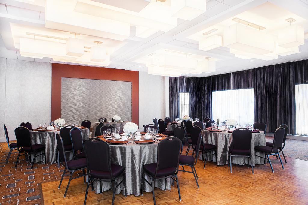 Matrix Hotel Edmonton Dış mekan fotoğraf