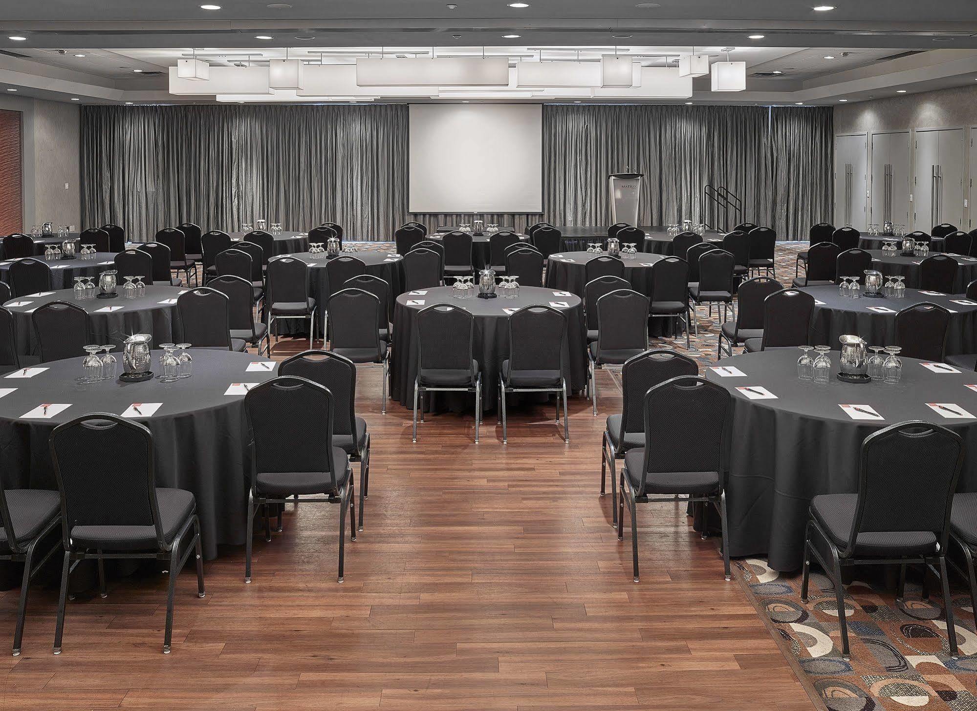 Matrix Hotel Edmonton Dış mekan fotoğraf