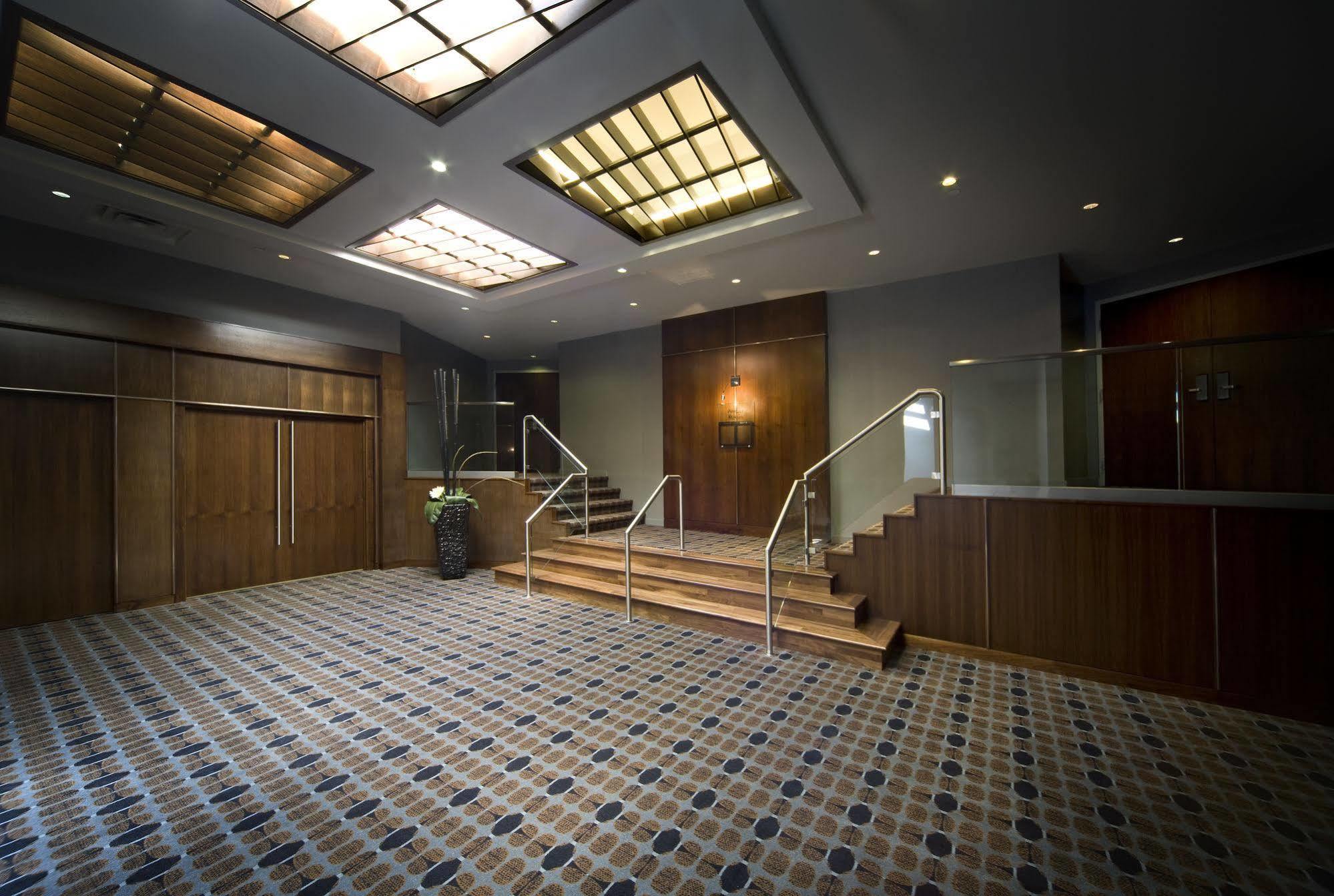 Matrix Hotel Edmonton Dış mekan fotoğraf