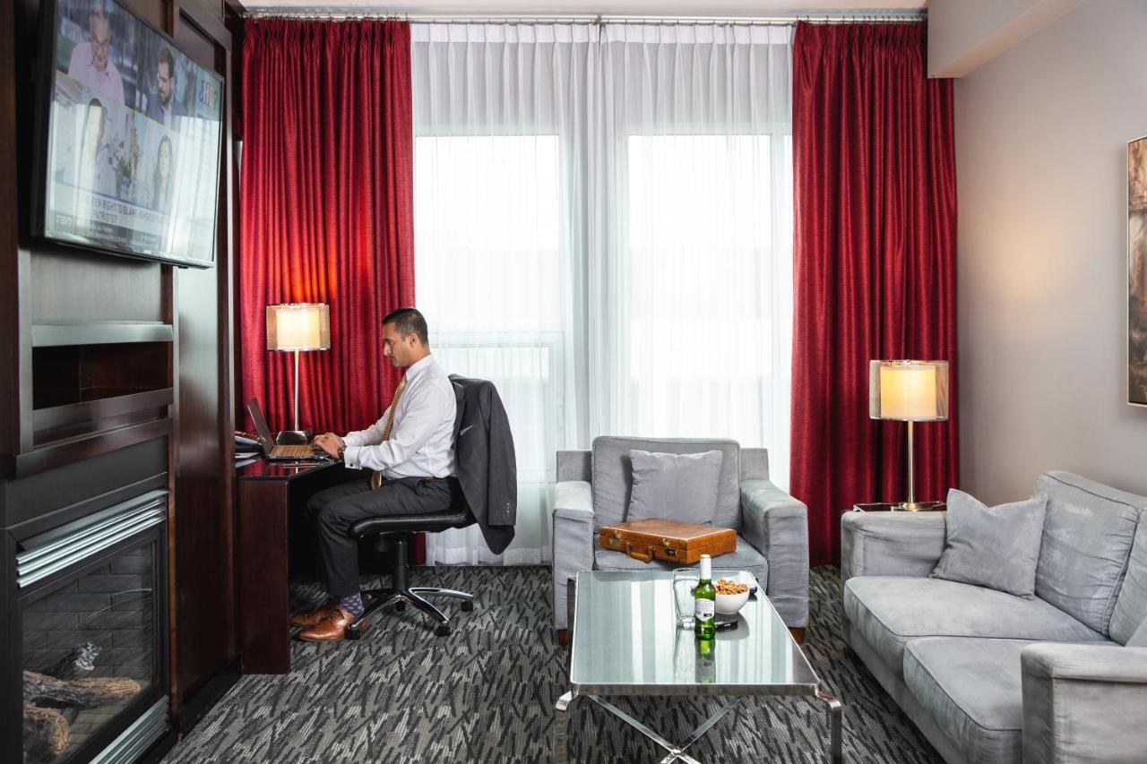 Matrix Hotel Edmonton Dış mekan fotoğraf