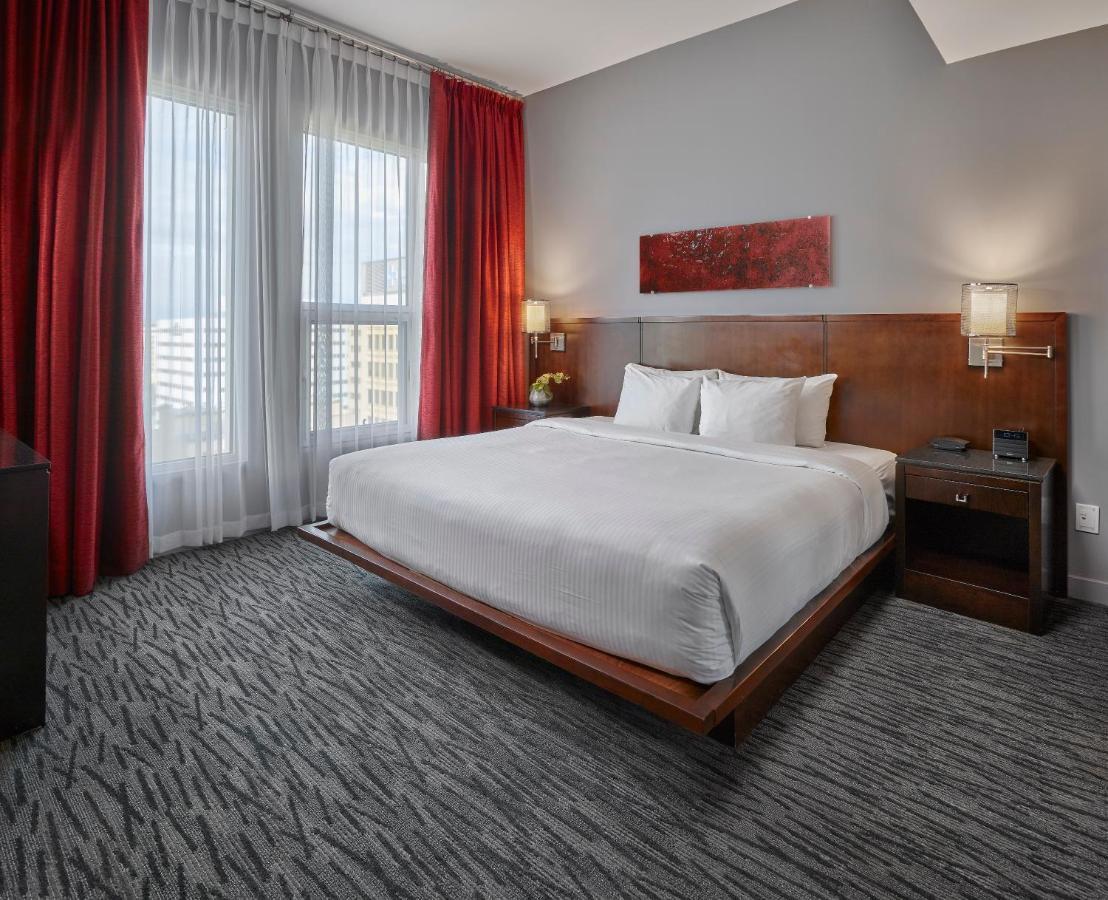 Matrix Hotel Edmonton Dış mekan fotoğraf